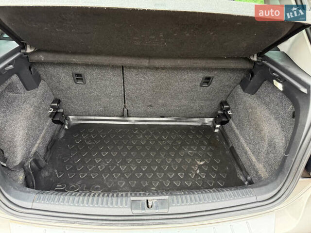 Сірий Фольксваген Поло, об'ємом двигуна 1.6 л та пробігом 209 тис. км за 6999 $, фото 57 на Automoto.ua