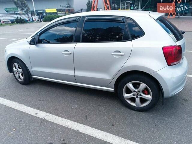 Сірий Фольксваген Поло, об'ємом двигуна 1.39 л та пробігом 207 тис. км за 7000 $, фото 2 на Automoto.ua