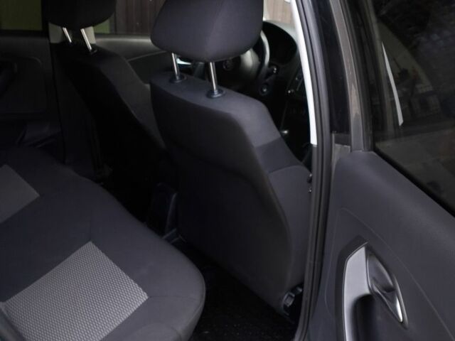 Сірий Фольксваген Поло, об'ємом двигуна 1.2 л та пробігом 175 тис. км за 6700 $, фото 17 на Automoto.ua