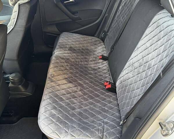 Серый Фольксваген Поло, объемом двигателя 1.39 л и пробегом 195 тыс. км за 6000 $, фото 9 на Automoto.ua