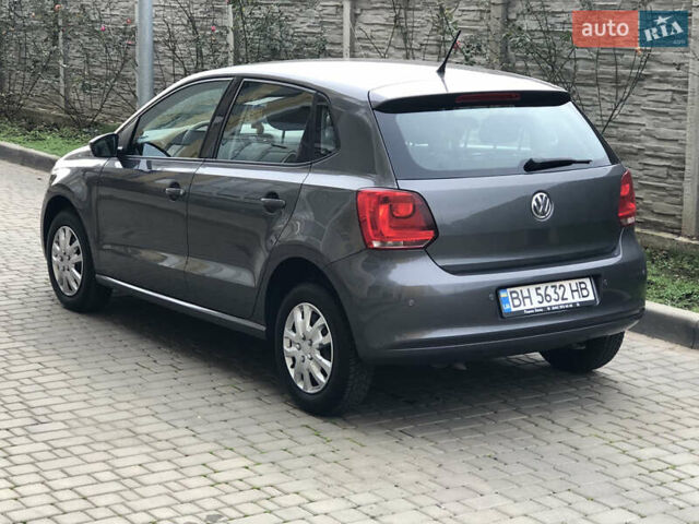 Серый Фольксваген Поло, объемом двигателя 1.39 л и пробегом 146 тыс. км за 7999 $, фото 5 на Automoto.ua