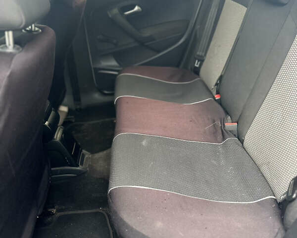 Сірий Фольксваген Поло, об'ємом двигуна 1.2 л та пробігом 255 тис. км за 5600 $, фото 5 на Automoto.ua