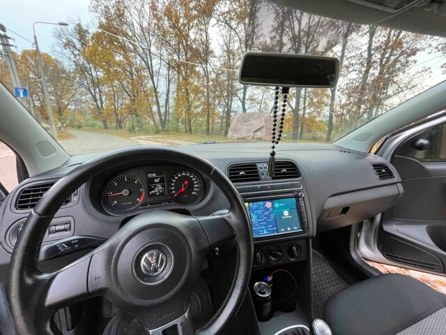 Серый Фольксваген Поло, объемом двигателя 1.2 л и пробегом 152 тыс. км за 5700 $, фото 16 на Automoto.ua