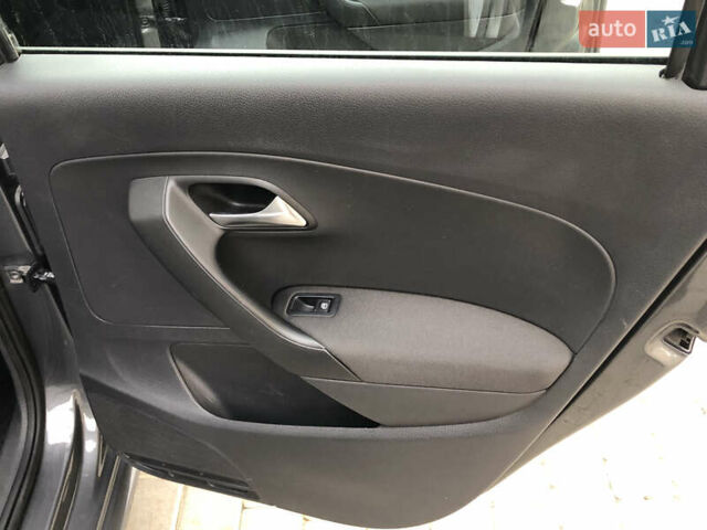 Серый Фольксваген Поло, объемом двигателя 1.39 л и пробегом 146 тыс. км за 7999 $, фото 26 на Automoto.ua