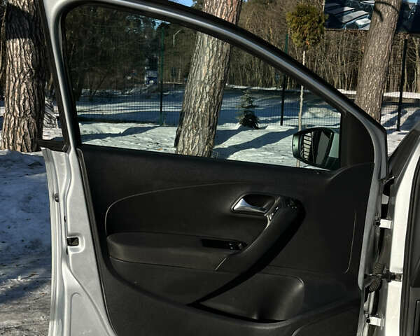 Сірий Фольксваген Поло, об'ємом двигуна 1.2 л та пробігом 270 тис. км за 6200 $, фото 21 на Automoto.ua