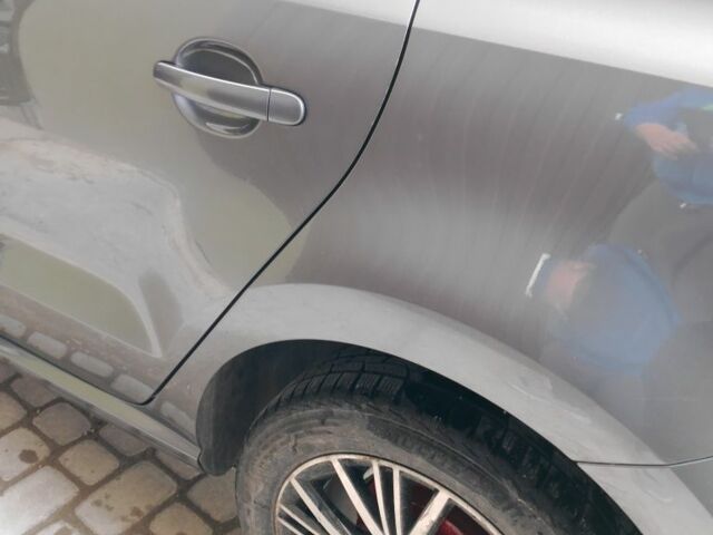 Сірий Фольксваген Поло, об'ємом двигуна 1.2 л та пробігом 175 тис. км за 6700 $, фото 9 на Automoto.ua