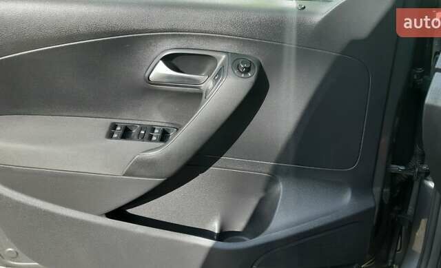 Серый Фольксваген Поло, объемом двигателя 1.4 л и пробегом 210 тыс. км за 7900 $, фото 11 на Automoto.ua