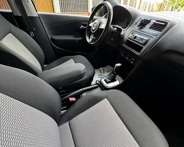 Серый Фольксваген Поло, объемом двигателя 1.4 л и пробегом 210 тыс. км за 7900 $, фото 19 на Automoto.ua