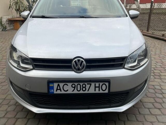 Серый Фольксваген Поло, объемом двигателя 1.4 л и пробегом 250 тыс. км за 5700 $, фото 2 на Automoto.ua