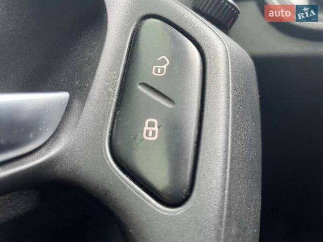 Серый Фольксваген Поло, объемом двигателя 1.39 л и пробегом 253 тыс. км за 9390 $, фото 16 на Automoto.ua