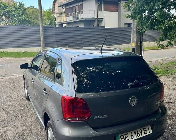 Серый Фольксваген Поло, объемом двигателя 1.4 л и пробегом 210 тыс. км за 7900 $, фото 3 на Automoto.ua