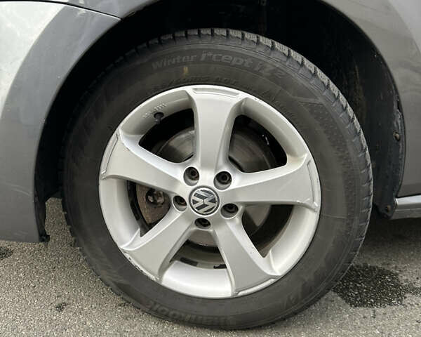 Серый Фольксваген Поло, объемом двигателя 1.2 л и пробегом 229 тыс. км за 5500 $, фото 4 на Automoto.ua