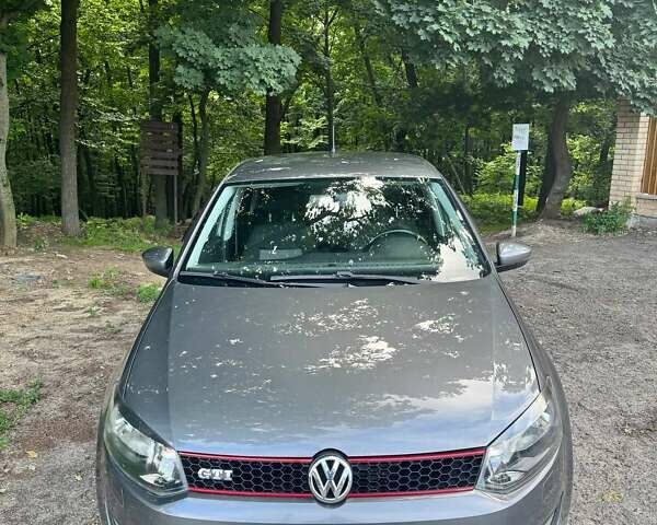 Серый Фольксваген Поло, объемом двигателя 1.4 л и пробегом 210 тыс. км за 7900 $, фото 8 на Automoto.ua