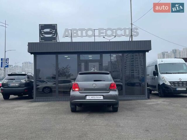 Серый Фольксваген Поло, объемом двигателя 1.39 л и пробегом 253 тыс. км за 9390 $, фото 6 на Automoto.ua