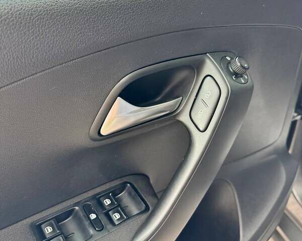 Серый Фольксваген Поло, объемом двигателя 1.4 л и пробегом 210 тыс. км за 7900 $, фото 10 на Automoto.ua