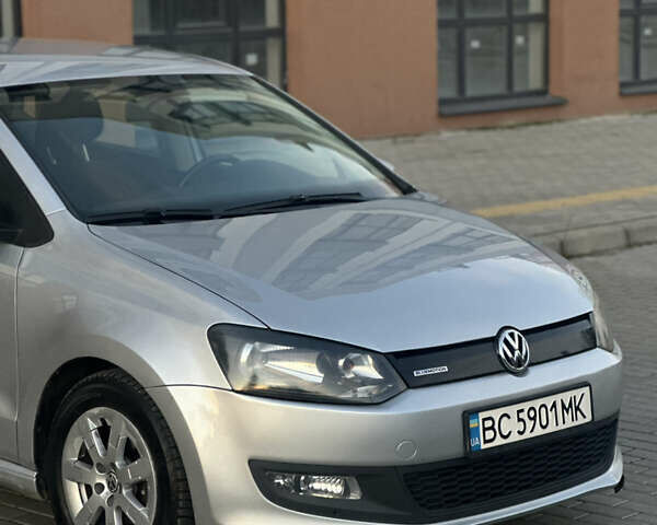 Серый Фольксваген Поло, объемом двигателя 1.2 л и пробегом 200 тыс. км за 5299 $, фото 3 на Automoto.ua