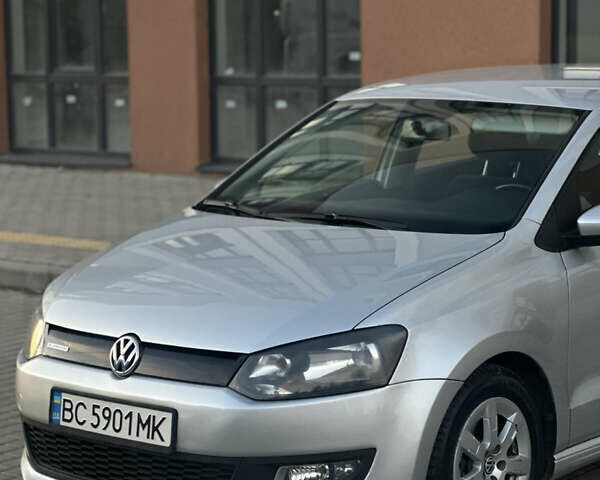 Серый Фольксваген Поло, объемом двигателя 1.2 л и пробегом 200 тыс. км за 5299 $, фото 1 на Automoto.ua