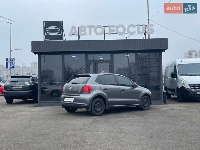 Серый Фольксваген Поло, объемом двигателя 1.39 л и пробегом 253 тыс. км за 9390 $, фото 7 на Automoto.ua