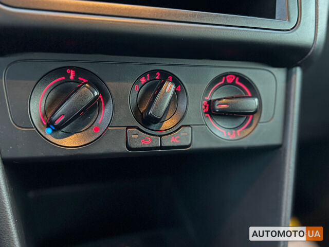 Серый Фольксваген Поло, объемом двигателя 1.4 л и пробегом 115 тыс. км за 7700 $, фото 19 на Automoto.ua