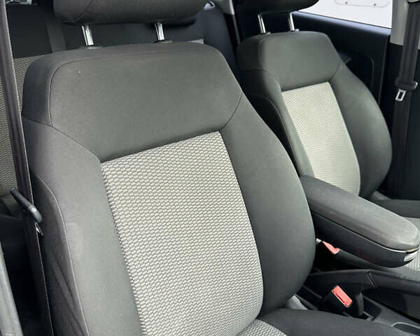 Серый Фольксваген Поло, объемом двигателя 1.2 л и пробегом 229 тыс. км за 5500 $, фото 9 на Automoto.ua