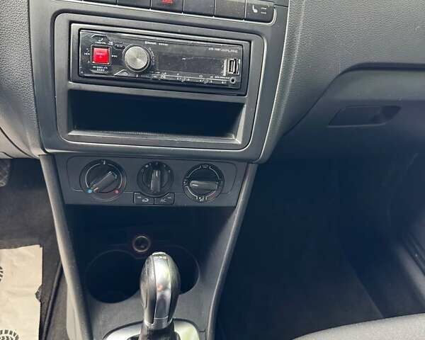 Серый Фольксваген Поло, объемом двигателя 1.4 л и пробегом 210 тыс. км за 7900 $, фото 16 на Automoto.ua