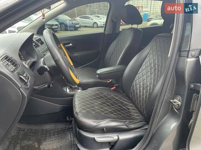 Серый Фольксваген Поло, объемом двигателя 1.39 л и пробегом 253 тыс. км за 9390 $, фото 8 на Automoto.ua