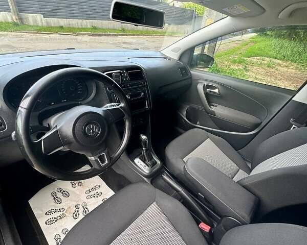 Серый Фольксваген Поло, объемом двигателя 1.4 л и пробегом 210 тыс. км за 7900 $, фото 12 на Automoto.ua