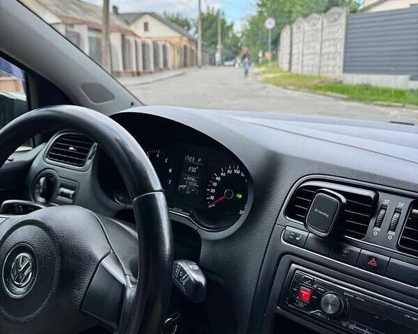 Серый Фольксваген Поло, объемом двигателя 1.4 л и пробегом 210 тыс. км за 7900 $, фото 17 на Automoto.ua
