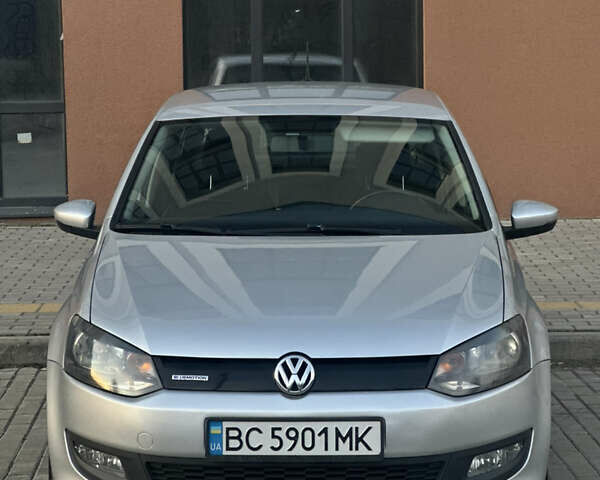 Серый Фольксваген Поло, объемом двигателя 1.2 л и пробегом 200 тыс. км за 5299 $, фото 2 на Automoto.ua