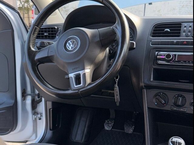 Сірий Фольксваген Поло, об'ємом двигуна 1.2 л та пробігом 188 тис. км за 6100 $, фото 30 на Automoto.ua