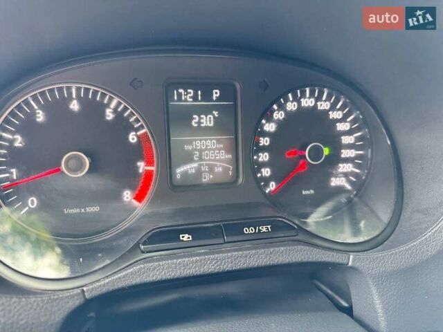 Серый Фольксваген Поло, объемом двигателя 1.4 л и пробегом 210 тыс. км за 7900 $, фото 15 на Automoto.ua
