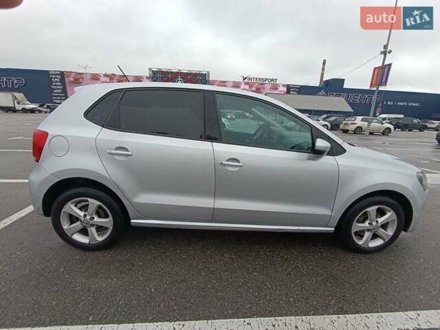 Сірий Фольксваген Поло, об'ємом двигуна 1.39 л та пробігом 137 тис. км за 8500 $, фото 1 на Automoto.ua