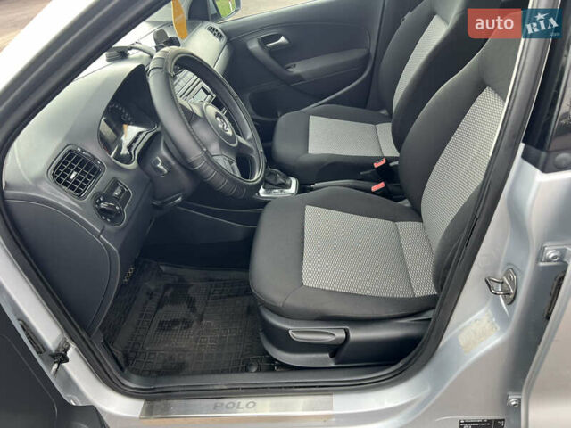 Фольксваген Поло 2013 в Борисполе на Automoto.ua Серый Фольксваген Поло, объемом двигателя 1.39 л и пробегом 202 тыс. км за 7800 $, фото 17 на Automoto.ua