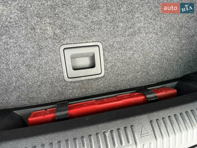 Серый Фольксваген Поло, объемом двигателя 1.6 л и пробегом 164 тыс. км за 9400 $, фото 25 на Automoto.ua