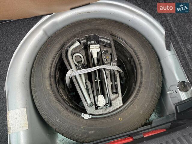 Серый Фольксваген Поло, объемом двигателя 1.6 л и пробегом 164 тыс. км за 9400 $, фото 26 на Automoto.ua