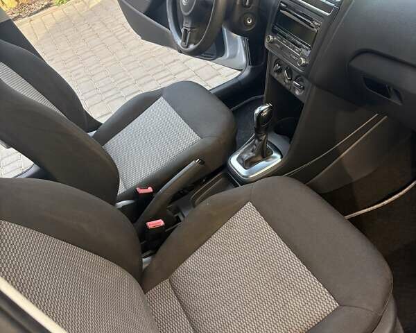 Серый Фольксваген Поло, объемом двигателя 1.39 л и пробегом 135 тыс. км за 8000 $, фото 3 на Automoto.ua