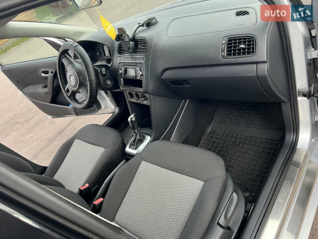 Фольксваген Поло 2013 в Борисполе на Automoto.ua Серый Фольксваген Поло, объемом двигателя 1.39 л и пробегом 202 тыс. км за 7800 $, фото 18 на Automoto.ua