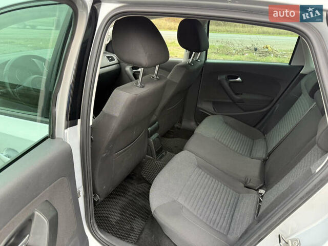 Серый Фольксваген Поло, объемом двигателя 1.6 л и пробегом 164 тыс. км за 9400 $, фото 17 на Automoto.ua
