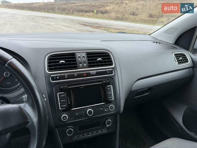 Серый Фольксваген Поло, объемом двигателя 1.6 л и пробегом 164 тыс. км за 9400 $, фото 33 на Automoto.ua