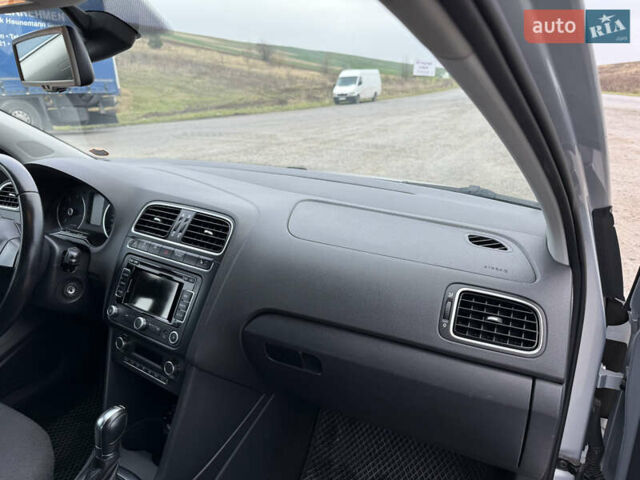 Серый Фольксваген Поло, объемом двигателя 1.6 л и пробегом 164 тыс. км за 9400 $, фото 29 на Automoto.ua