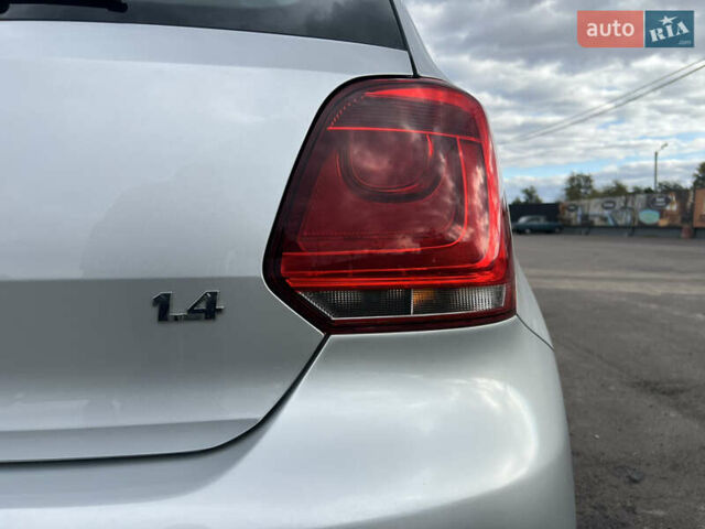 Фольксваген Поло 2013 в Борисполе на Automoto.ua Серый Фольксваген Поло, объемом двигателя 1.39 л и пробегом 202 тыс. км за 7800 $, фото 13 на Automoto.ua