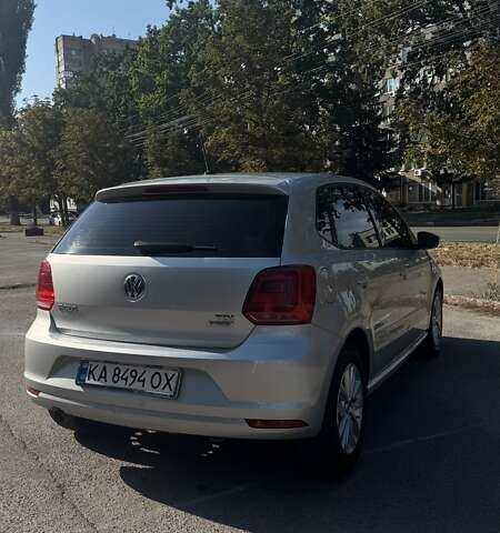Серый Фольксваген Поло, объемом двигателя 1.42 л и пробегом 180 тыс. км за 9000 $, фото 2 на Automoto.ua