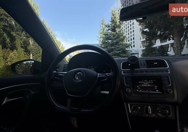 Серый Фольксваген Поло, объемом двигателя 1.42 л и пробегом 180 тыс. км за 9000 $, фото 9 на Automoto.ua