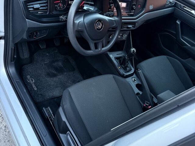 Сірий Фольксваген Поло, об'ємом двигуна 1.6 л та пробігом 203 тис. км за 17777 $, фото 10 на Automoto.ua