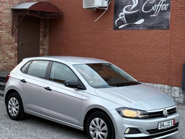 Сірий Фольксваген Поло, об'ємом двигуна 1.6 л та пробігом 203 тис. км за 17777 $, фото 2 на Automoto.ua