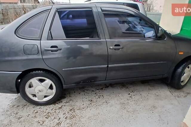 Серый Фольксваген Поло, объемом двигателя 1.6 л и пробегом 274 тыс. км за 2500 $, фото 8 на Automoto.ua