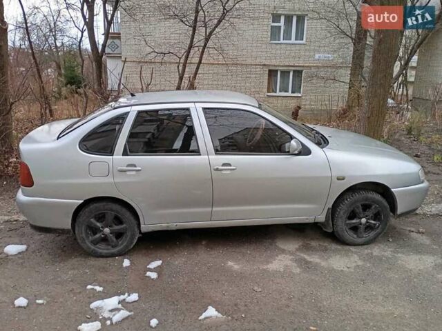 Серый Фольксваген Поло, объемом двигателя 1.39 л и пробегом 240 тыс. км за 2100 $, фото 3 на Automoto.ua