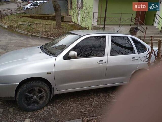 Серый Фольксваген Поло, объемом двигателя 1.39 л и пробегом 240 тыс. км за 2100 $, фото 1 на Automoto.ua