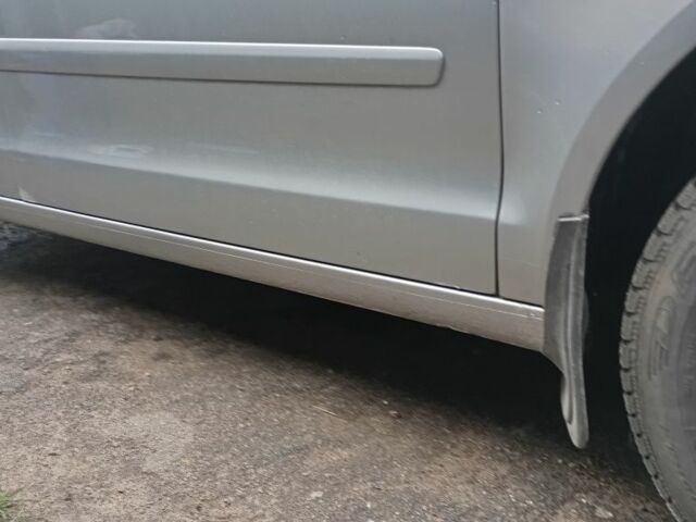 Серый Фольксваген Поло, объемом двигателя 1.4 л и пробегом 300 тыс. км за 4200 $, фото 6 на Automoto.ua