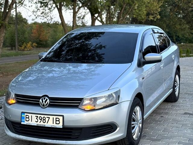 Серый Фольксваген Поло, объемом двигателя 1.6 л и пробегом 380 тыс. км за 6500 $, фото 2 на Automoto.ua